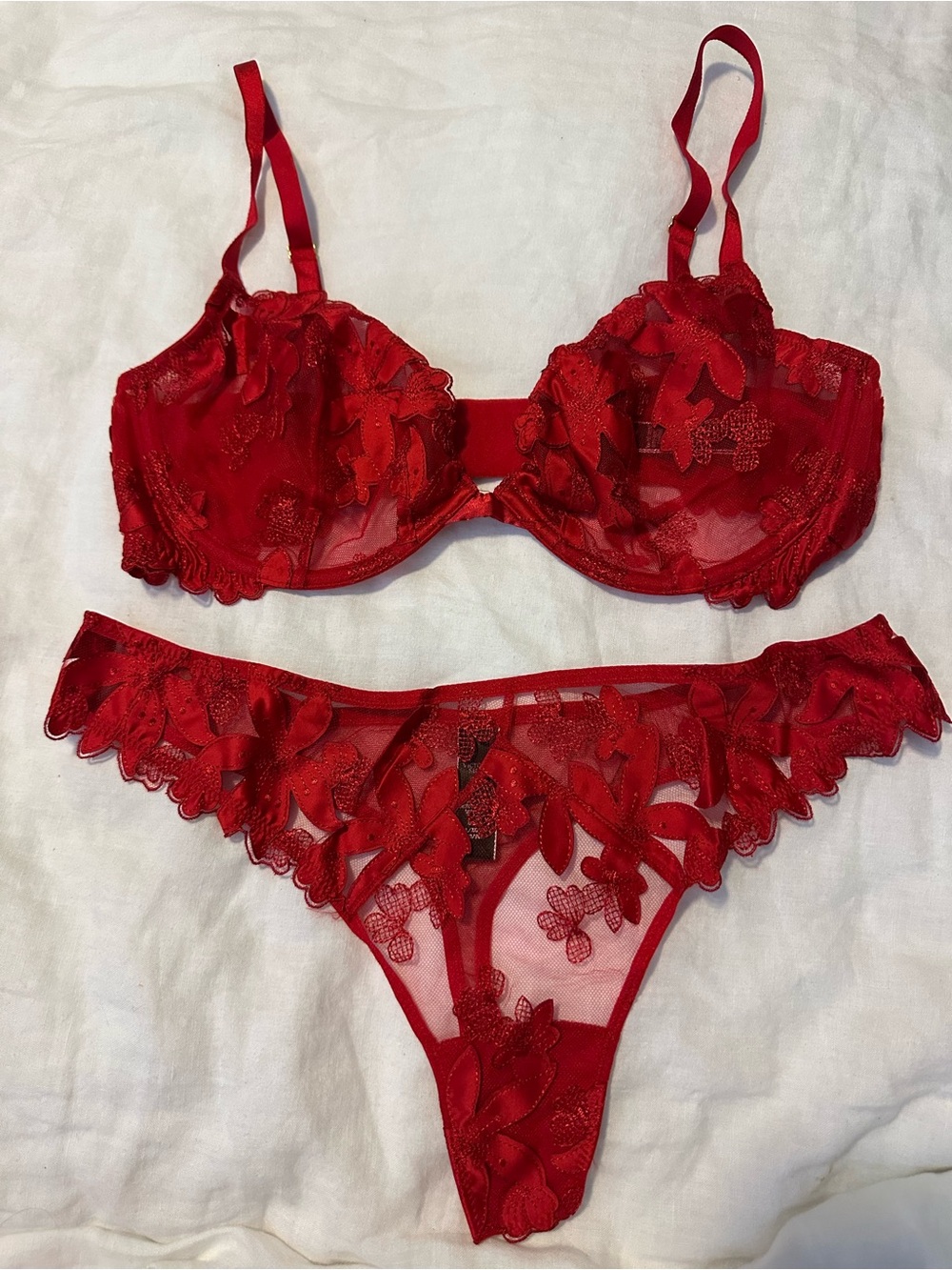 Victoria's Secret Red Floral Lace Underwire Bra & Thong Set